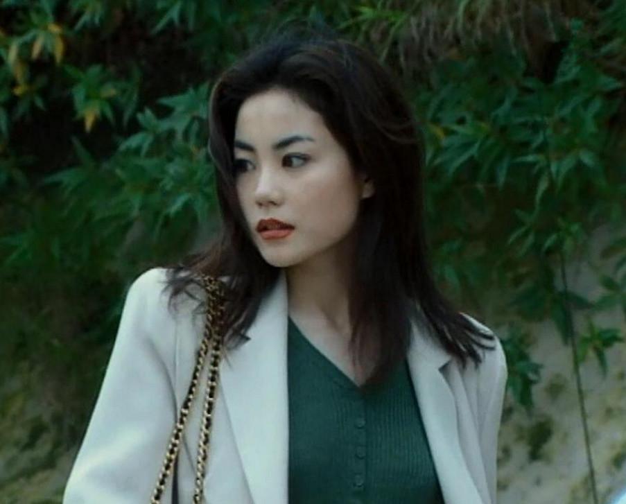 王菲年轻时时尚品味就这么独特!她的理解比一般人超前