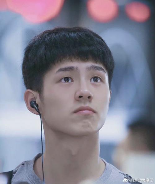 刘昊然都演爸爸了