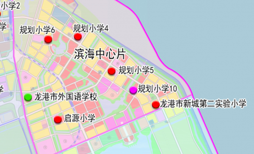 而在板块内部得益于板块的统筹规划,地块东南方向便是龙港新城