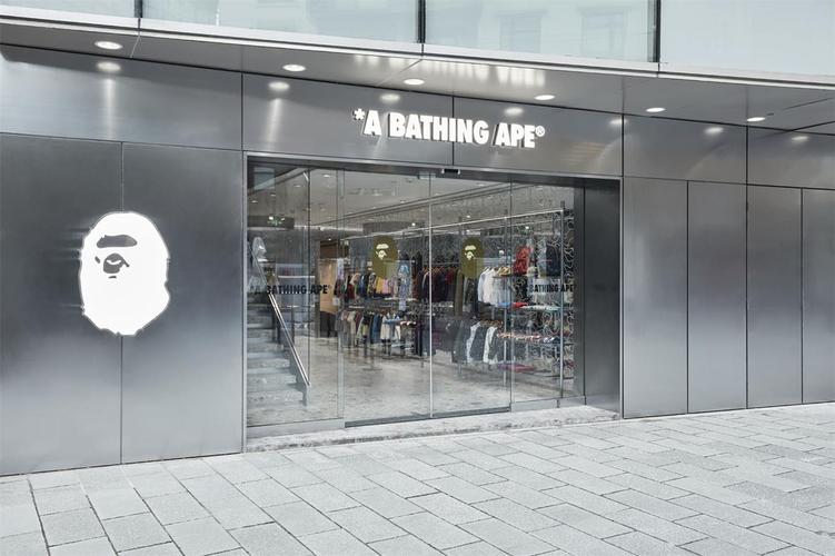 潮牌服装店门头设计