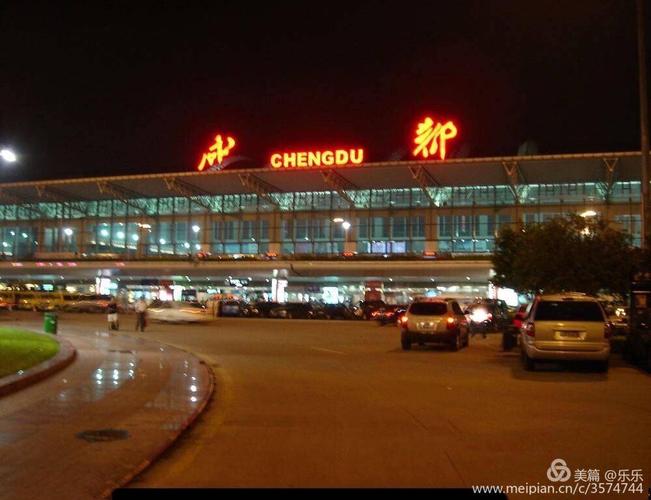 坐从未赶上过延误的我,出发时愣窝在机场候机多等了3个小时才起飞