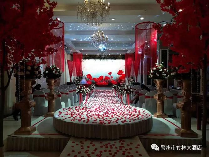 以丰富多彩的效果,宴会厅的装饰