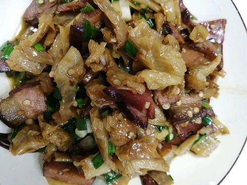 白辣椒炒腊肉的做法