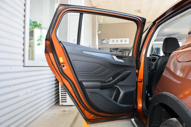 福克斯内饰-后排-动力-易车