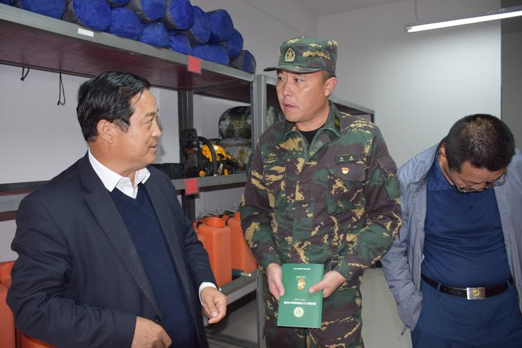 白龙江林业管理局党委常委副局长龚文鹏一行到洮河生态建设局专业森林