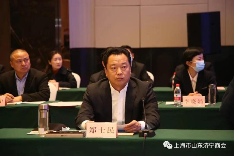 县委书记董冰,县长郑士民等金乡县主要领导亲自接待了张玉杨会长一行