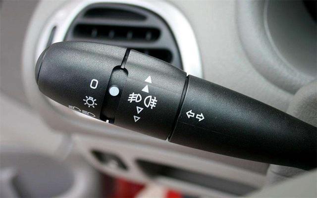 科目三新雪铁龙和新普桑灯光模拟操作