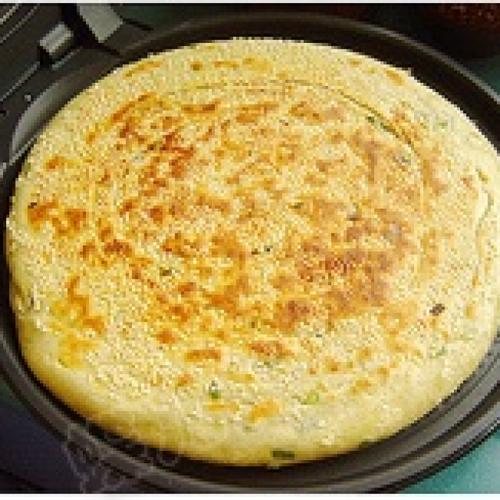 黑豆面香葱发面大饼,蓬松暄软,做法简单又好吃,看完不