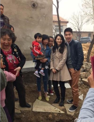 明星回乡怎么样沈梦辰变村妇,赵丽颖最实在,而她耍大牌遭人厌