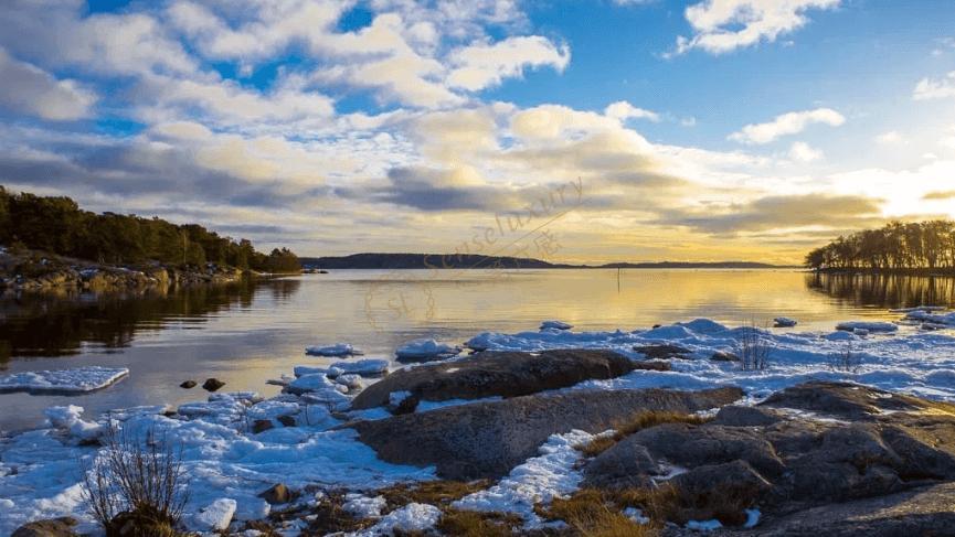 历史上芬兰曾有几百年受瑞典统治,生活在奥兰岛的居民几乎都以瑞典语