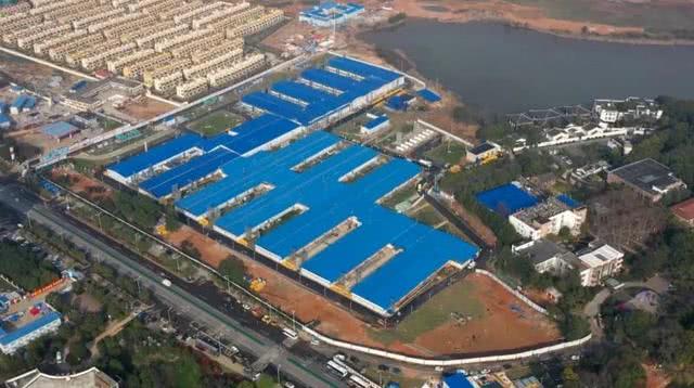 火神山医院建设场面航拍图