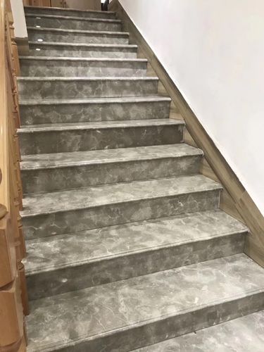 灰色大理石楼梯踏步云朵拉灰旋转楼梯