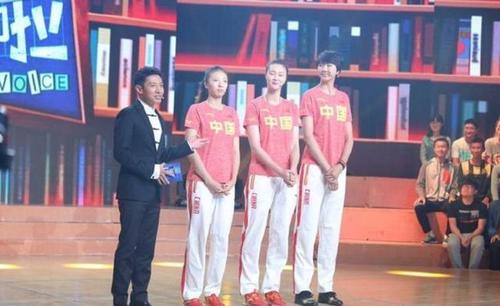 1米8丁霞和2米03袁心玥同框!中国女排的身高比例,搭配合理