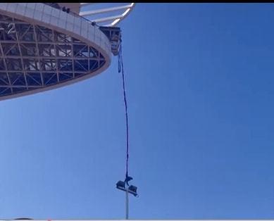 网传金沙滩蹦极出意外真相究竟如何