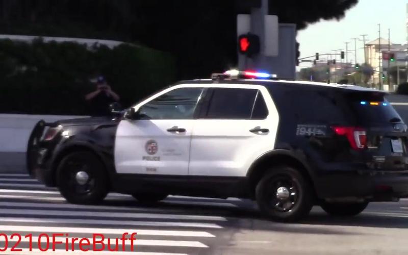 点赞 转自youtube 90210firebuff频道 好久没发这种警车出警的视频了