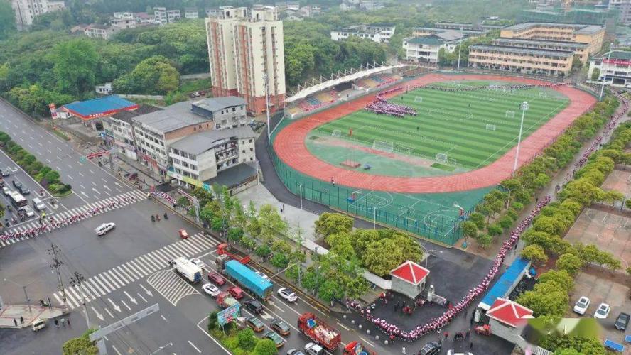 南部二中高三学子远足望月长城,冲刺高考!