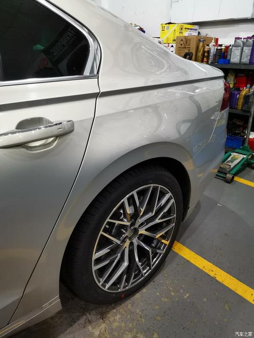 正片来袭 辉昂商务版换奥迪r8 19寸轮毂 et35 无垫片