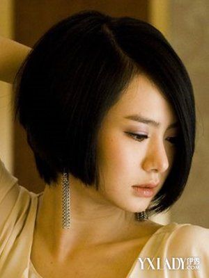 前长后短的短发发型帅气妩媚的迷人发型