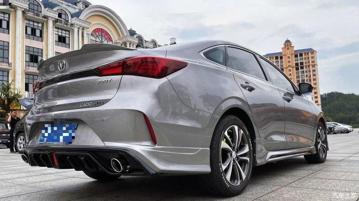 年轻人的个性轿车逸动plus小改装