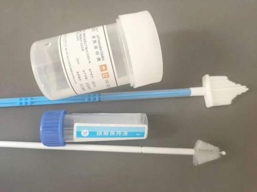 熟练的医生几十秒就能完成,就是用这种特制的小刷子,在宫颈口和宫颈管