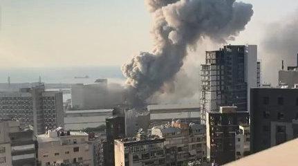慢动作回放贝鲁特大爆炸 :冲击波摧枯拉朽般 风蚀一栋栋大楼