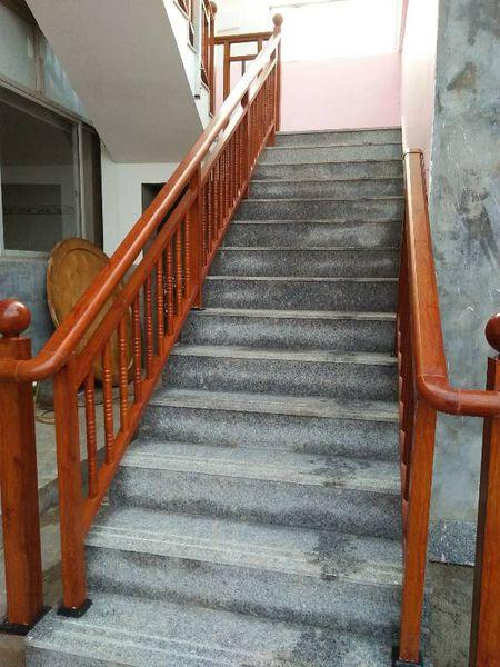 哪里卖整套木纹铝合金楼梯扶手的