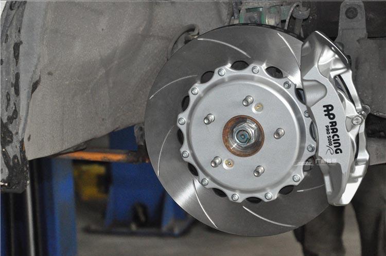 全球限量版银色ap9440刹车卡钳,因为产量极少,一直吊足车迷朋友的