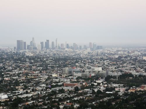 远处是洛杉矶的downtown,城市的cbd聚集于此,明天就要离开大城市了,半