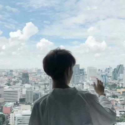 qq男生头像寻欢/背影帅气男头/你还难过啊-qq男生头像-我最个性网