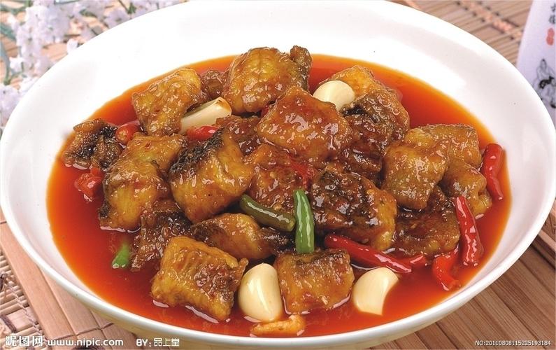 大蒜烧鲶鱼图片
