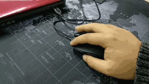 另外鼠标的点击力度与点击声音都适中,左右键点击久了也不会有指疼