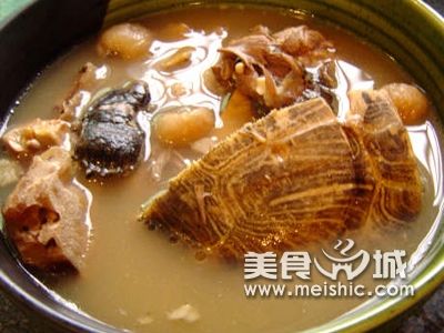 土茯苓煲龟