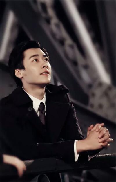 收集   点赞  评论  李易峰 栀子花开 麻雀 七月开拍 壁纸 头像