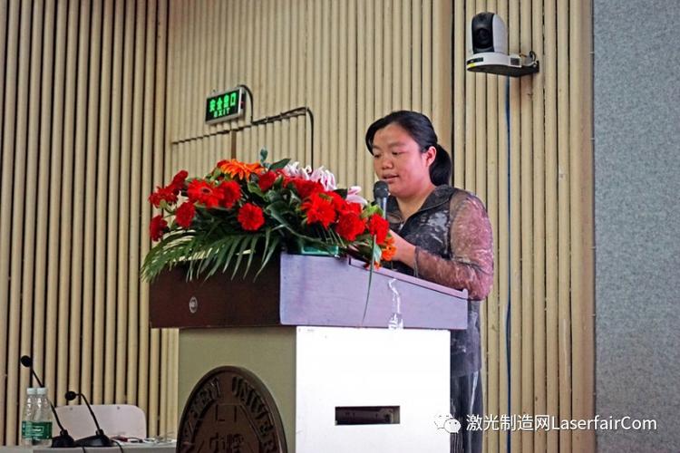 深圳大学光电工程学院的博士后朱海鸥讲述了"基于zno-石墨烯超晶格和