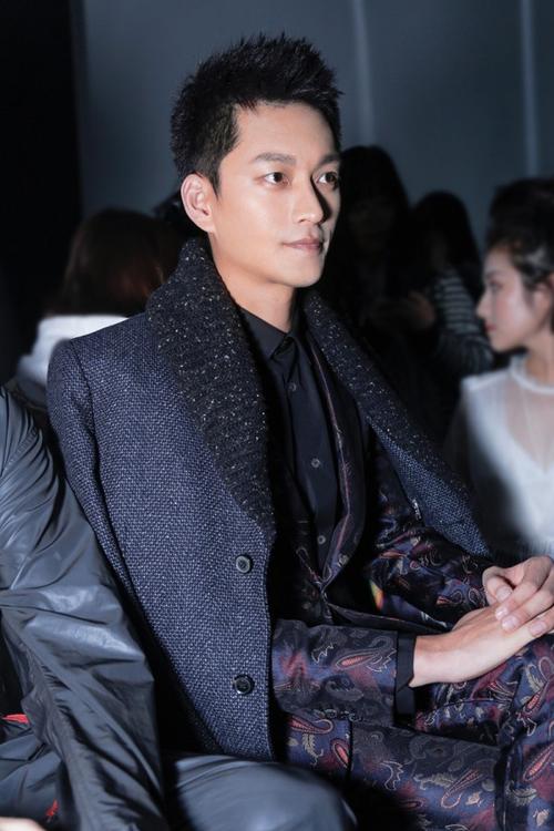 刘帅良受邀某品牌盛典 秀1米8大长腿夺眼球