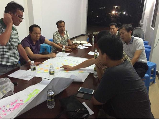 晚上11点多,王晓龙副书记,陈忠常委,王心能常委还在博抚指挥部开会