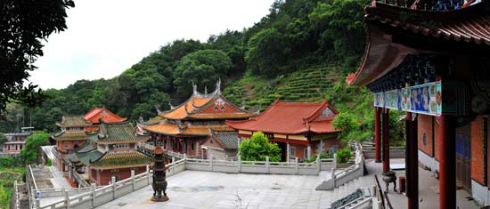 福建南安雪峰寺启建冥阳两利消灾祈福万佛法会