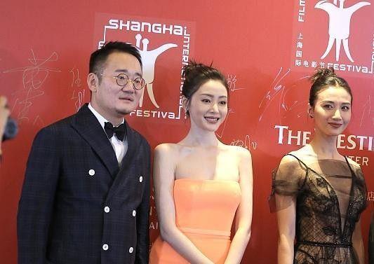 张天爱看生图更美穿抹胸裙看不到副乳怪不得会火这么久