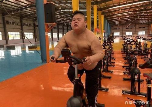 从668斤减到305斤,中国第一胖王浩楠历经痛苦,终抱得美人归!