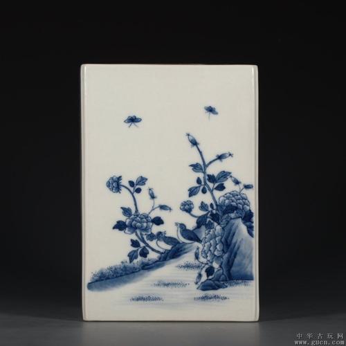 大清乾隆年制款青花春夏秋冬四季花笔筒.