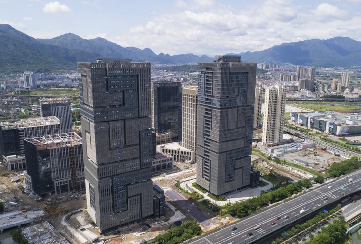 这两幢像"俄罗斯方块"一样的楼建好了 瓯海又一新地标竣工