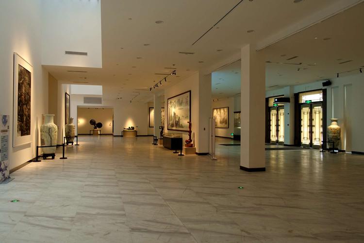 宝山《龙现代艺术中心》