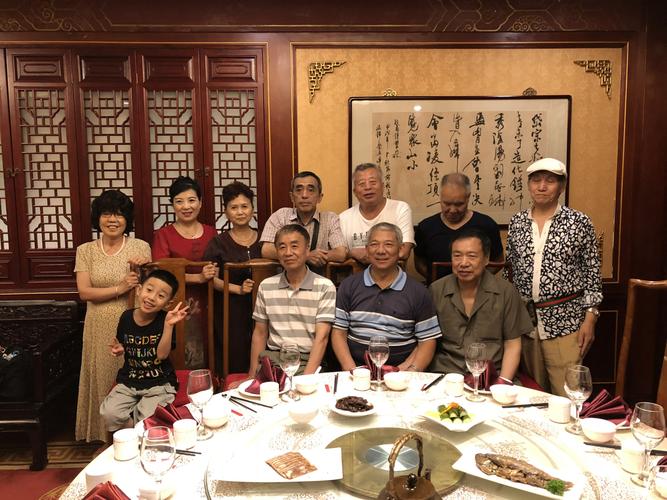 上海北京知青战友相聚在丰泽园
