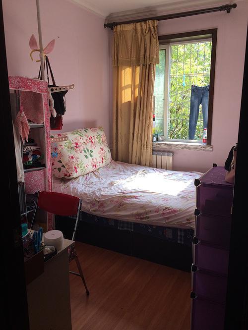 房间情况:整套格局是两室一厨一卫,全自动洗衣机,热水器,冰箱(全新)