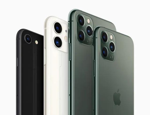 小编露出了欣慰的笑容,果然,我就说iphone 12一定是四个摄像头的,你看