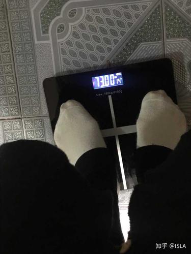 15体重秤到了 上图 前面做keep的时候,几天下来觉得又觉得没有强度