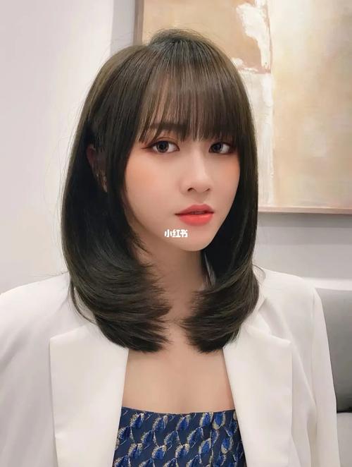 中长发~适合脸圆脸大集美_中长发_圆脸_发型_染发_烫发_桂林烫发哪里