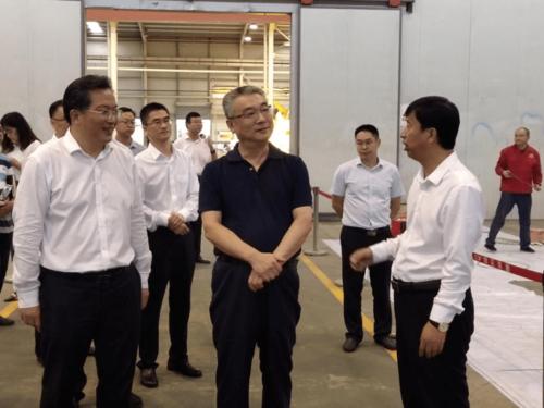 省委常委,省纪委书记,省监委主任王雁飞 莅临自贡灯彩