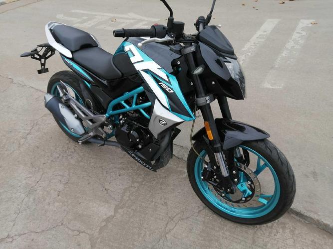 单缸水冷电喷配abs,一万出头的春风150nk适合新手吗