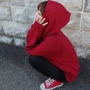 红色控 热情性感也可爱,女生头像图片-回车桌面